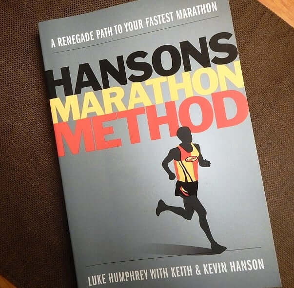 知名的汉森训练法曾提到九日五练的变形训练菜单，但整体训练量和强度很大，跑者参考前需自行评估是否适合自身